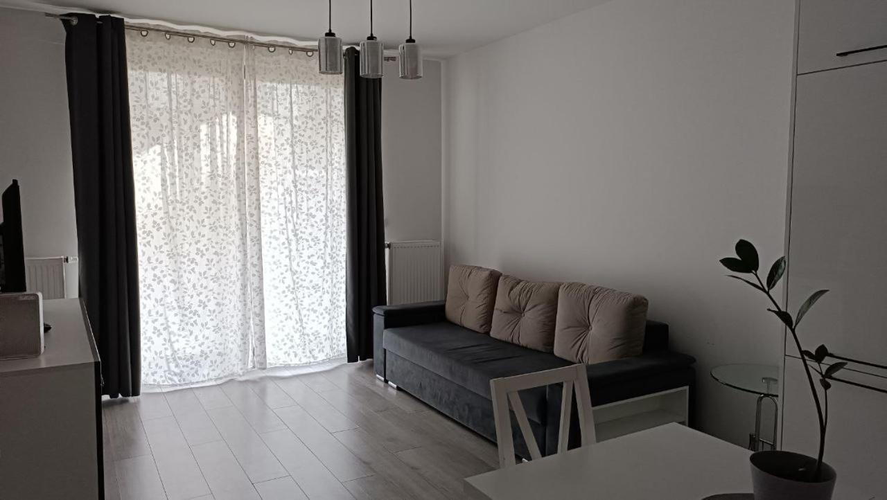 Apartment Z Ogrodkiem Na Warszawskiej Woli Βαρσοβία Εξωτερικό φωτογραφία