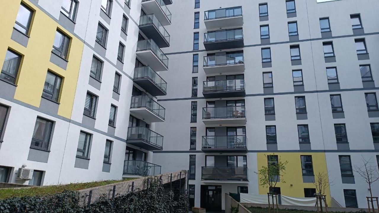 Apartment Z Ogrodkiem Na Warszawskiej Woli Βαρσοβία Εξωτερικό φωτογραφία
